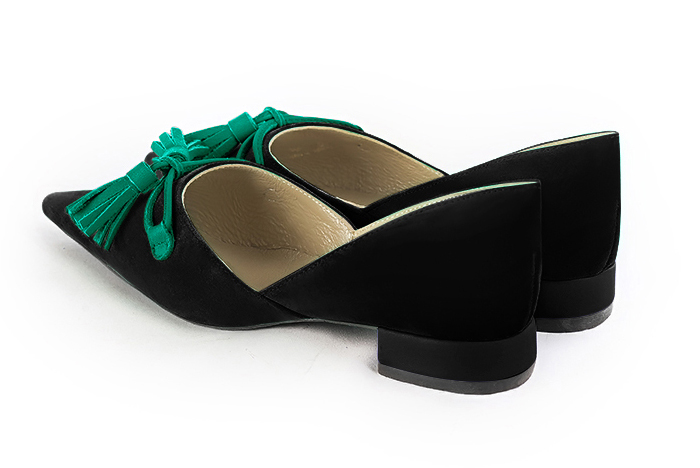 Matt black and emerald green women's dress pumps, with a knot on the front. Pointed toe. Flat block heels. Rear view - Florence KOOIJMAN